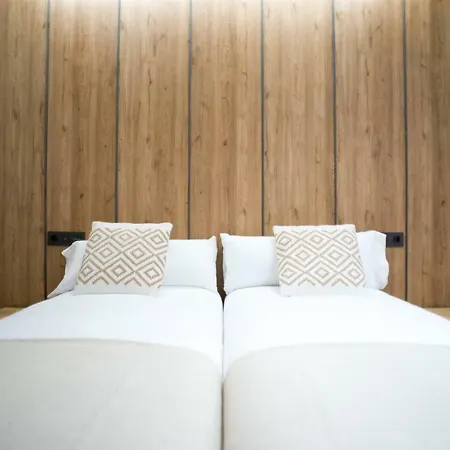 Cantabric Plaza / Iberorent * سان سيباستيان